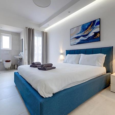 Luxe Apartment With Valletta And Harbour Views Sliema Luaran gambar