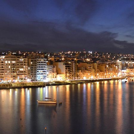 Luxe Apartment With Valletta And Harbour Views Sliema Luaran gambar