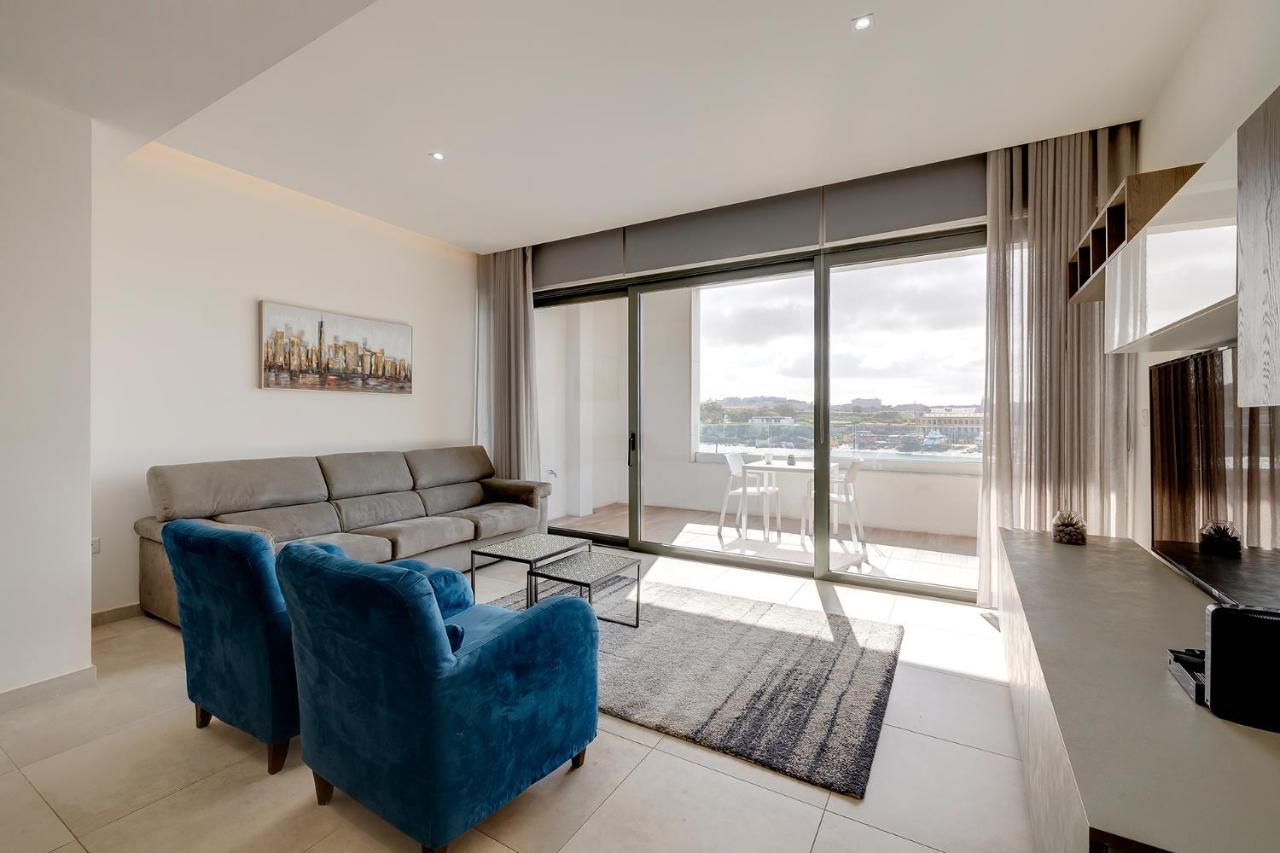Luxe Apartment With Valletta And Harbour Views Sliema Luaran gambar