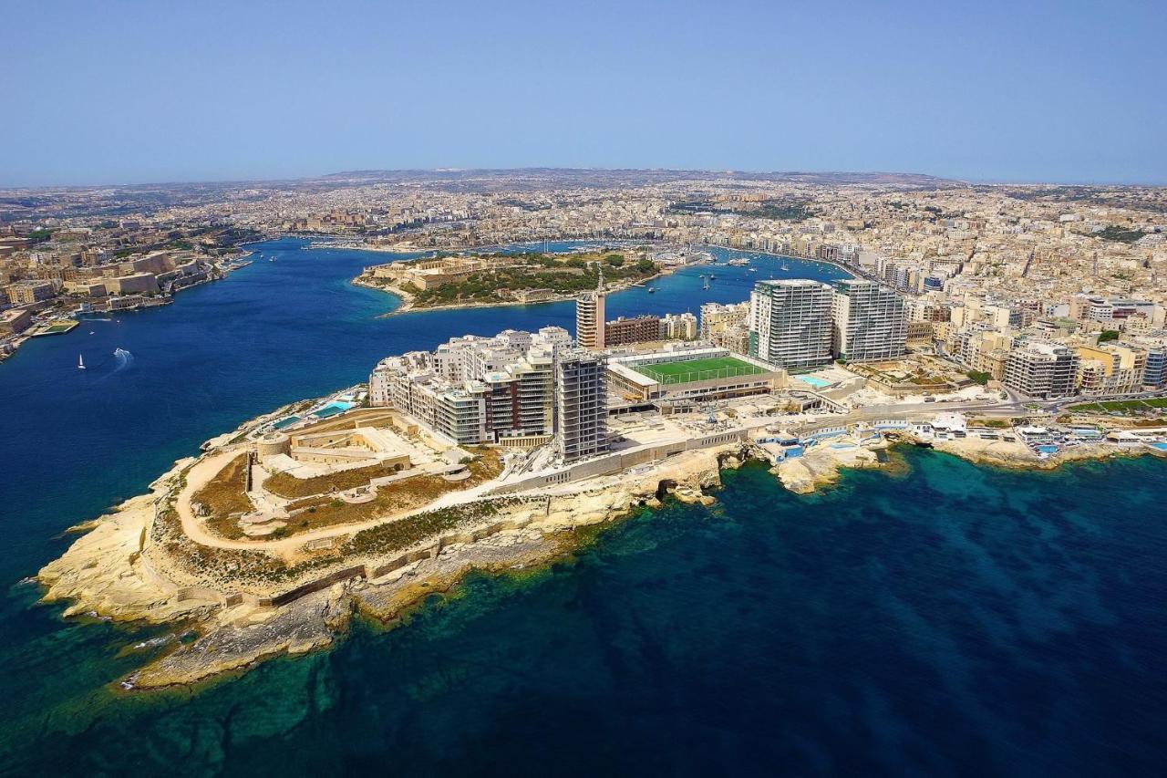 Luxe Apartment With Valletta And Harbour Views Sliema Luaran gambar