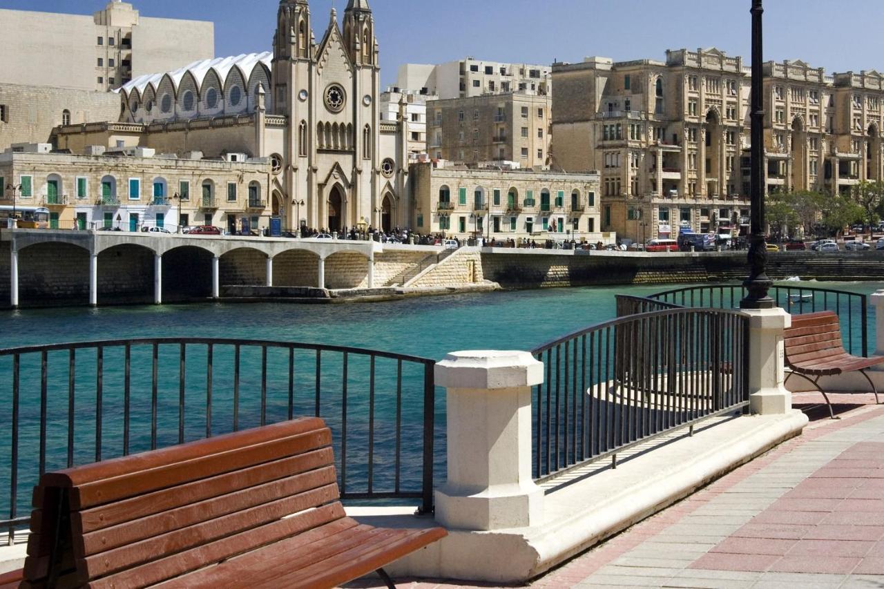 Luxe Apartment With Valletta And Harbour Views Sliema Luaran gambar