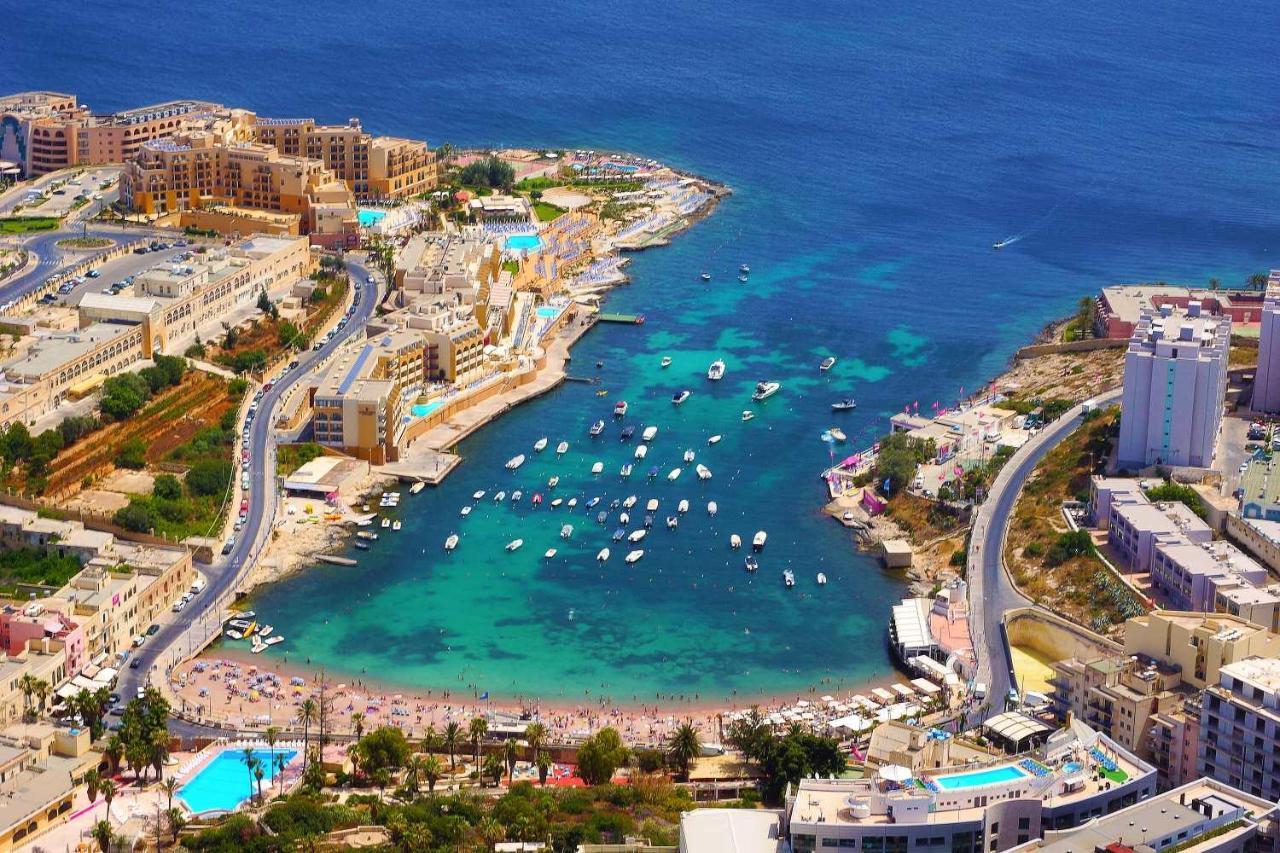 Luxe Apartment With Valletta And Harbour Views Sliema Luaran gambar