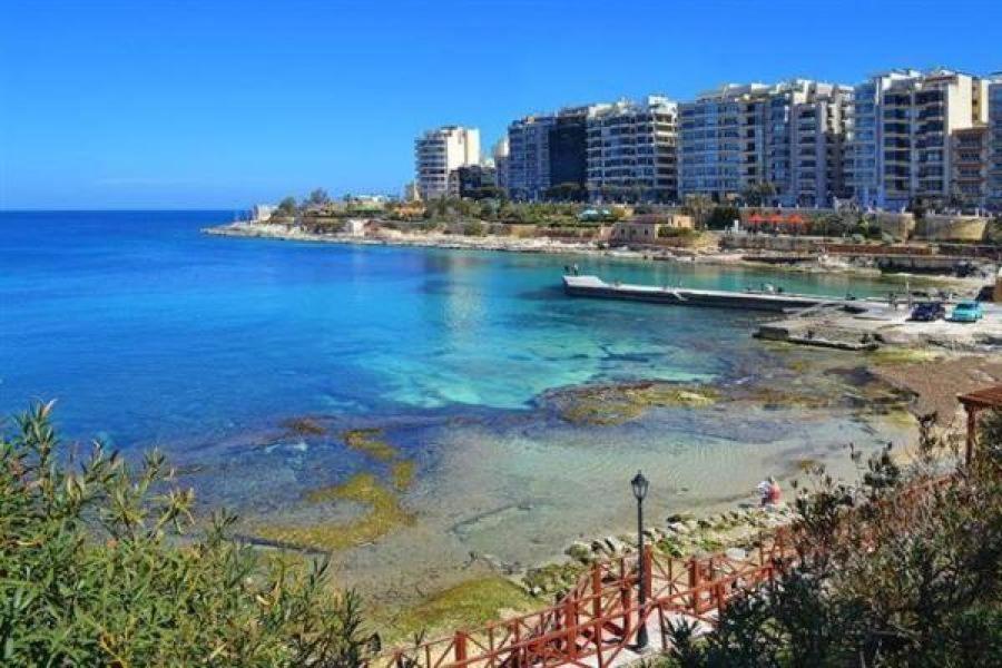 Luxe Apartment With Valletta And Harbour Views Sliema Luaran gambar