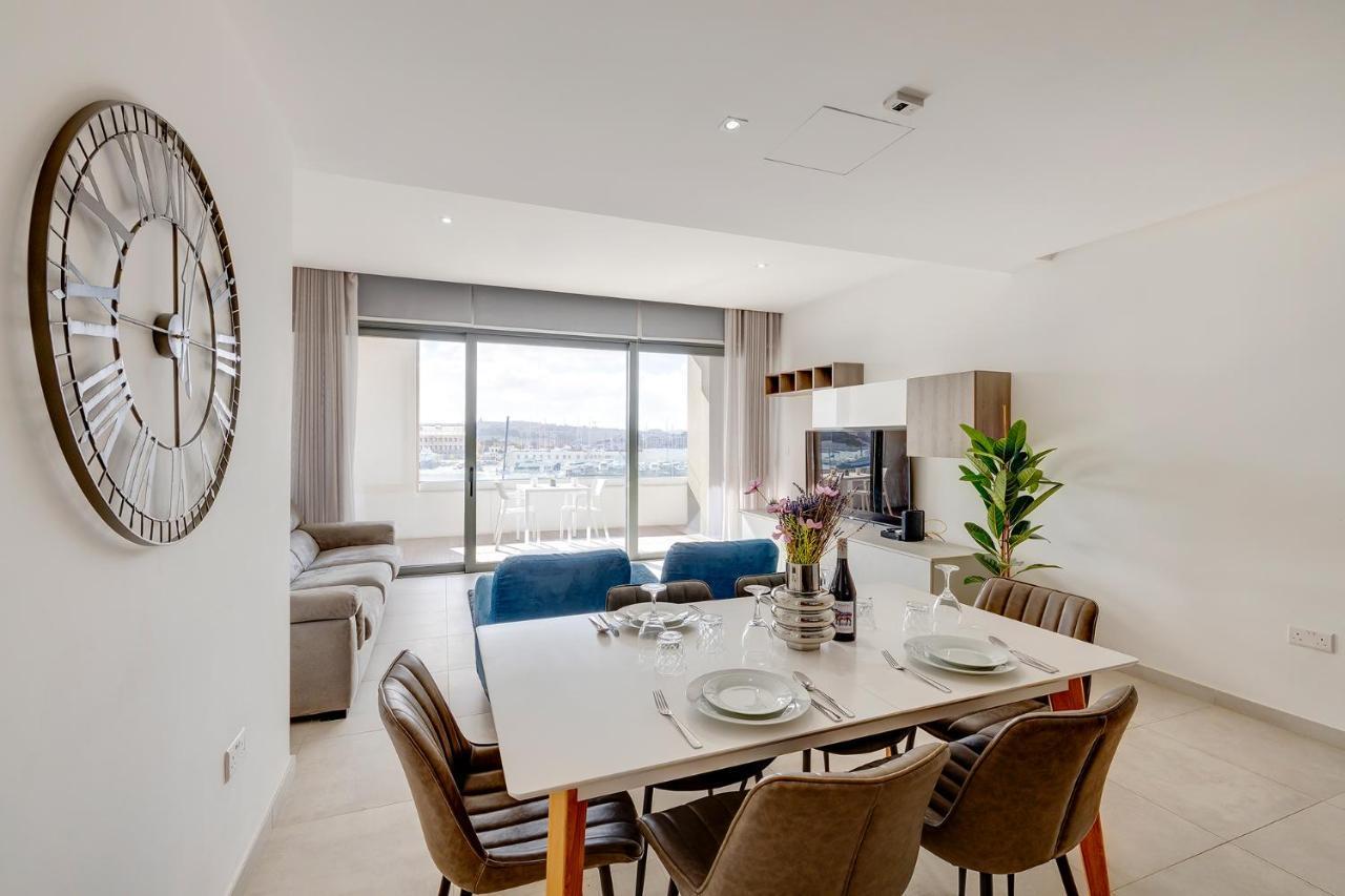 Luxe Apartment With Valletta And Harbour Views Sliema Luaran gambar