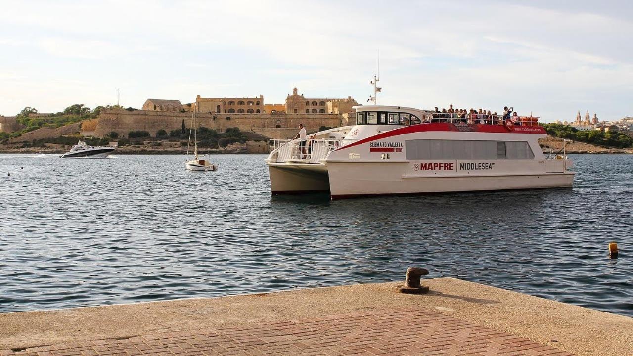 Luxe Apartment With Valletta And Harbour Views Sliema Luaran gambar