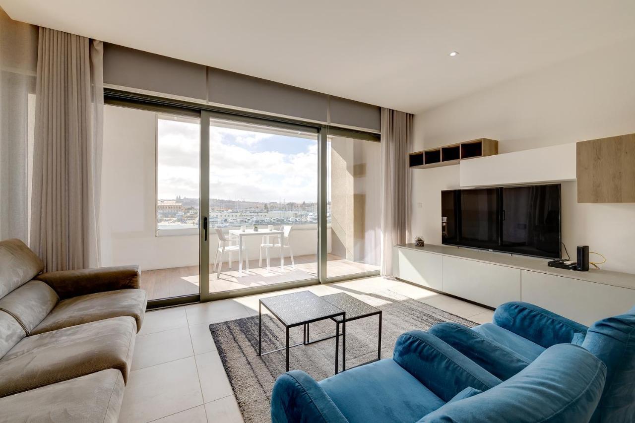 Luxe Apartment With Valletta And Harbour Views Sliema Luaran gambar