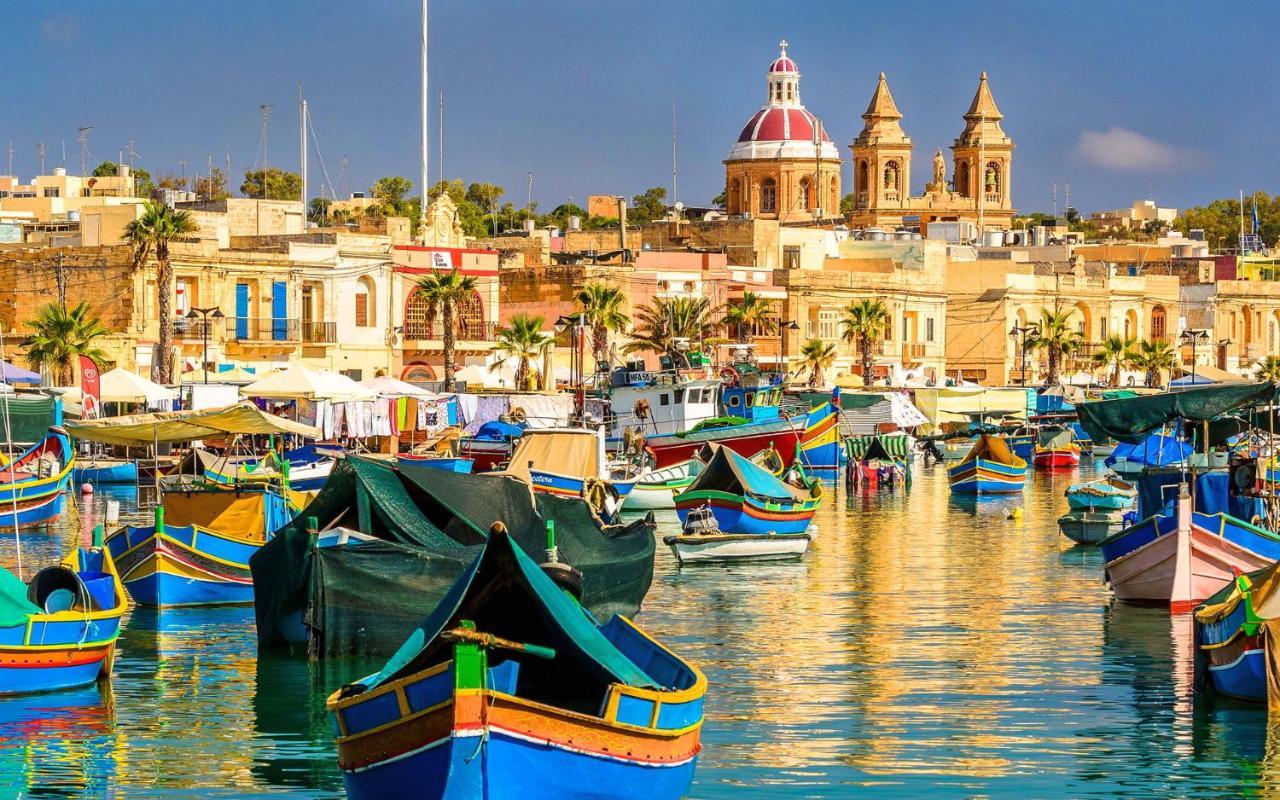 Luxe Apartment With Valletta And Harbour Views Sliema Luaran gambar